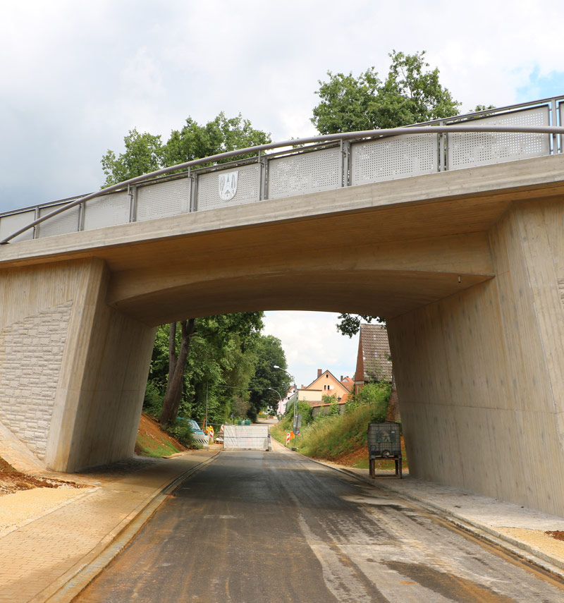 B85, Brücke über AS 11 in Edelsfeld